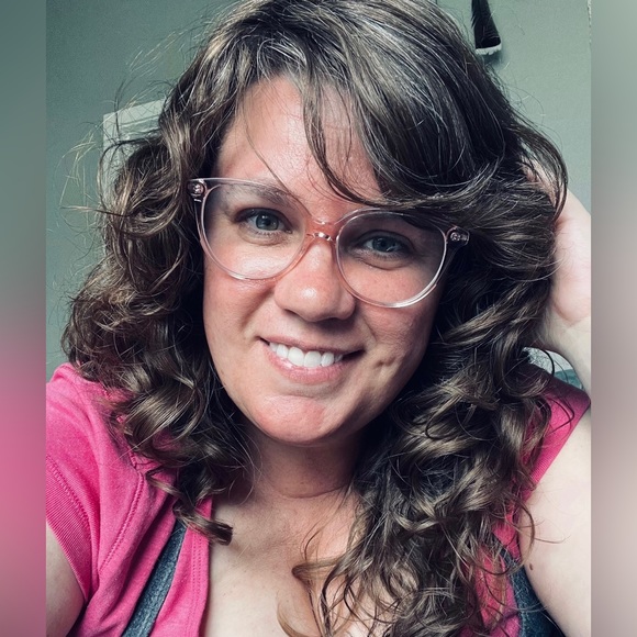 Meet your Posher, Jen - Picture 1 of 1